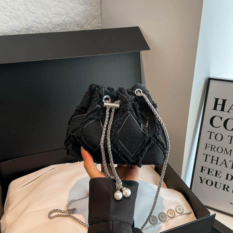 2025 autumn new drawstring tassel denim rhombus women's bag European and American trend simple shoulder bucket messenger bag