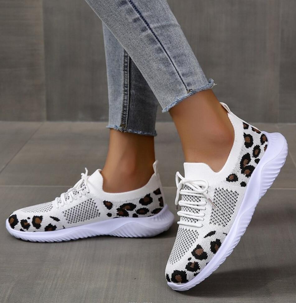 Mode 2024New Damenmode Flache, rutschfeste Damenschuhe Einfarbig Mesh Outdoor Light Sneakers Damenschuhe Große Größe 36-43 Schuhe