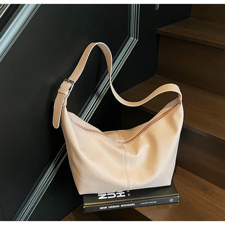 Premium messenger bag women's 2025 new retro niche large-capacity simple shoulder dumpling bag