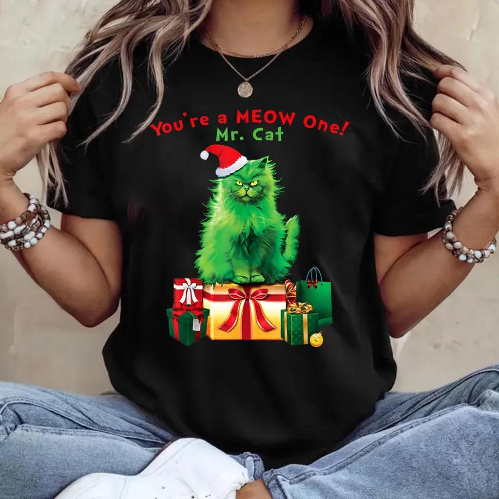 Christmas Kitten  Graphic Tshirt Mens Women Fashion Vintage Tshirts Casual Oversized Tee Shirt Streetwear