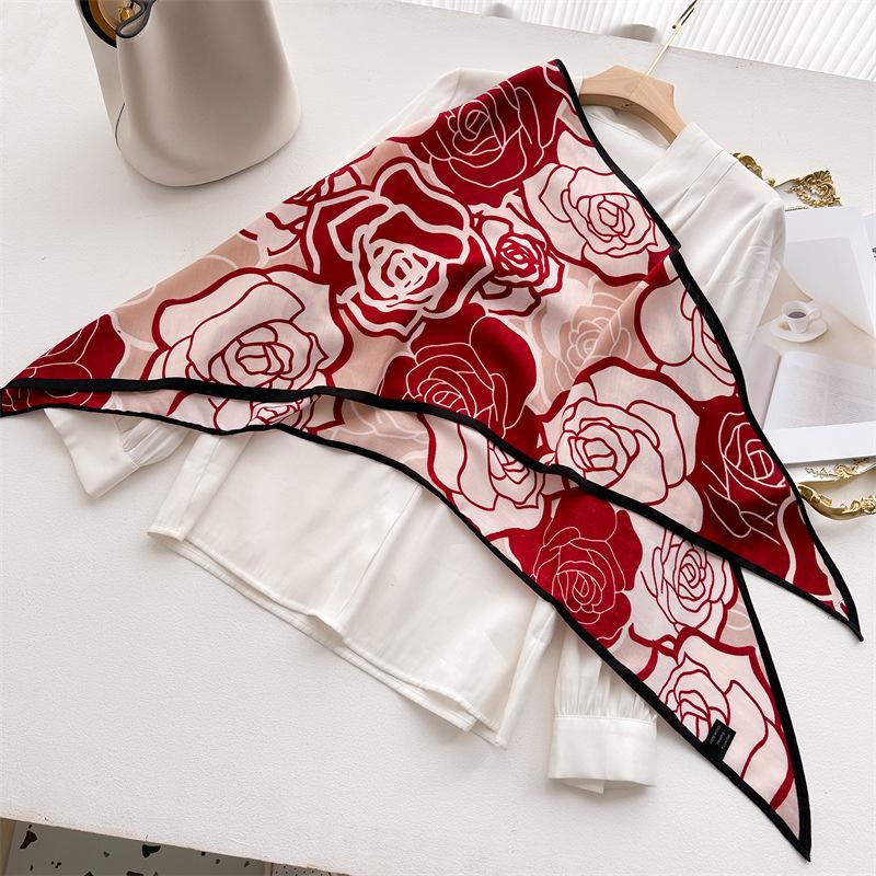 

Foreign Trade Flower Herringbone Velvet Printing Triangle Scarf Shawl Outer Scarf Headscarf Fashionable Versatile Autumn And Winter Scarf 143*90cm