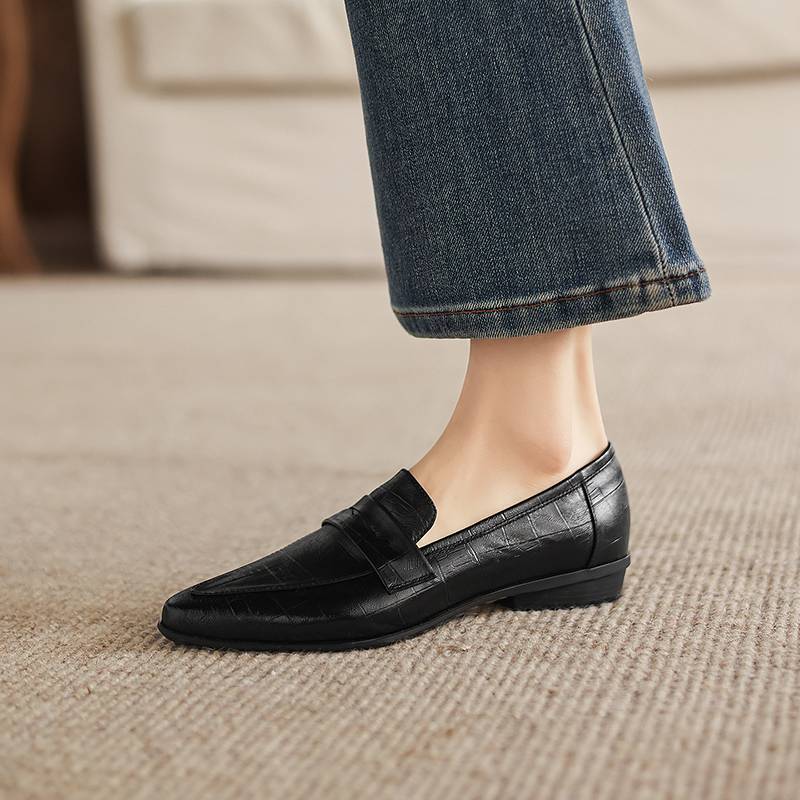 Krazing Pot Sheepskin Round Toe Low Heels Summer Shoes Big Size 42 Retro Fashion Slip On Stones Prints Women Deep Mouth Pumps
