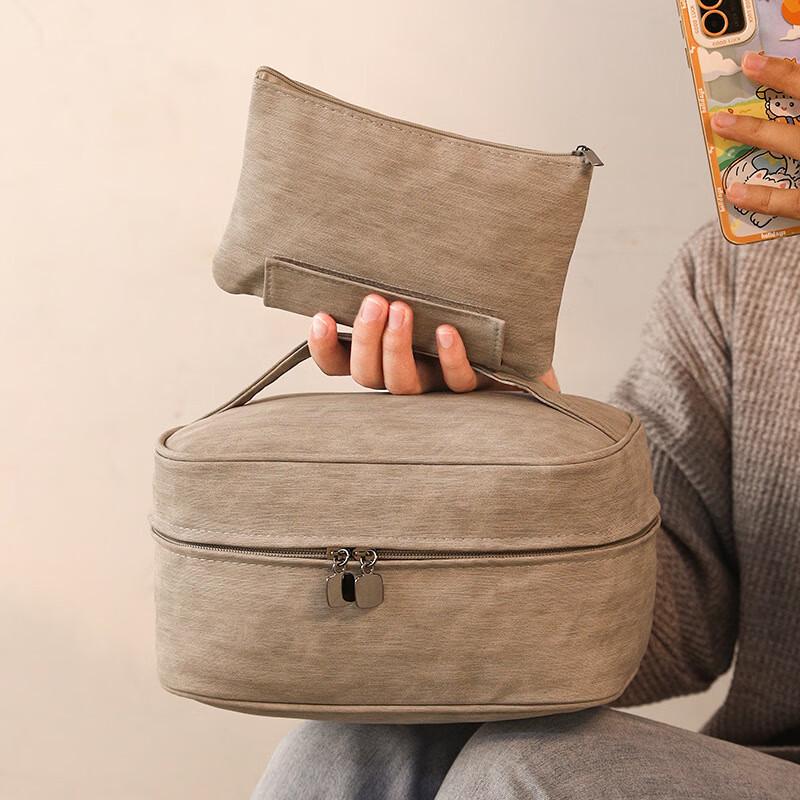 Jieyingfei Large Capacity Travel Toiletry Bag