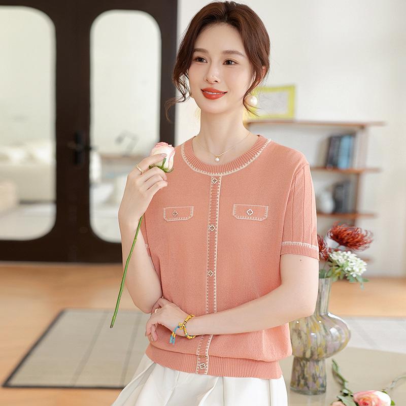 Mom's French Style Ice Silk Knit Top, Short Sleeve, Versatile & Stylish T-shirt for Middle-Aged Women, New Summer Fashion.