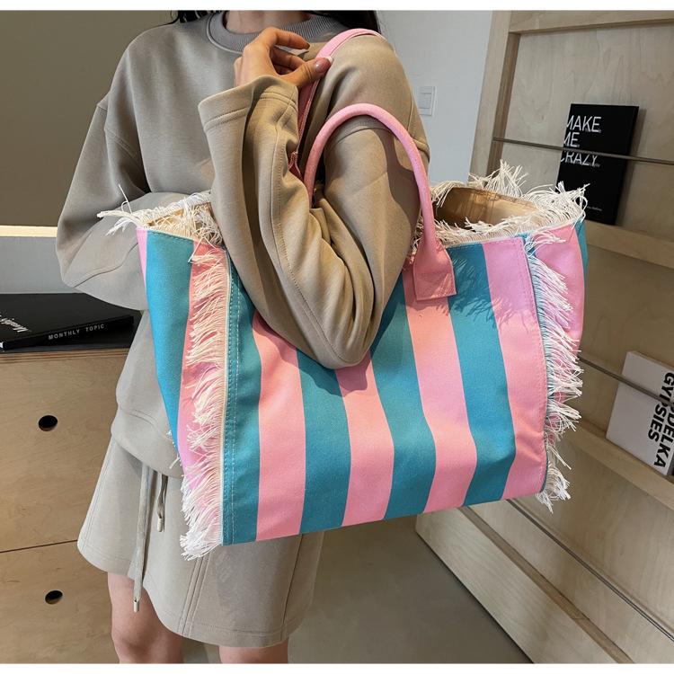 2025 New Bag Fashion Beach Large Capacity Shoulder Bag Handmade Fringed Denim Printed Tote Bag