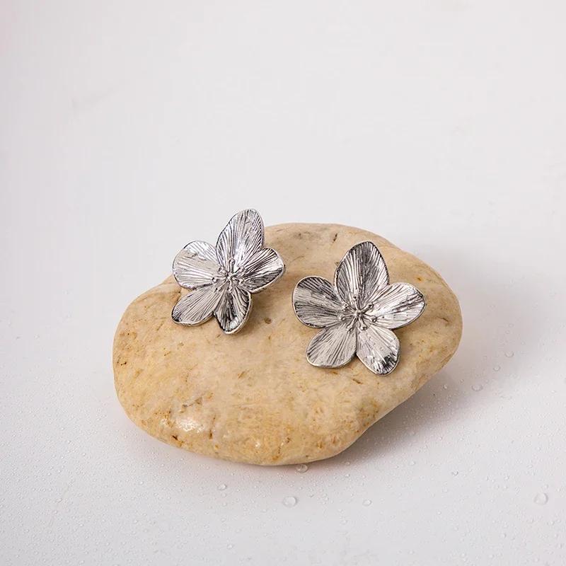 Vintage Flower Stud Earrings - Hypoallergenic 18K Gold Plated Stainless Steel, Elegant Women's Party Jewelry Gift