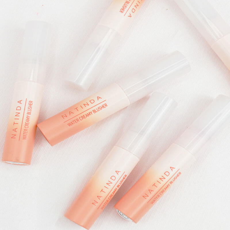 Lively, moist, and juicy pastel-toned 3-color blusher No. 3 Tinted Orange Pop