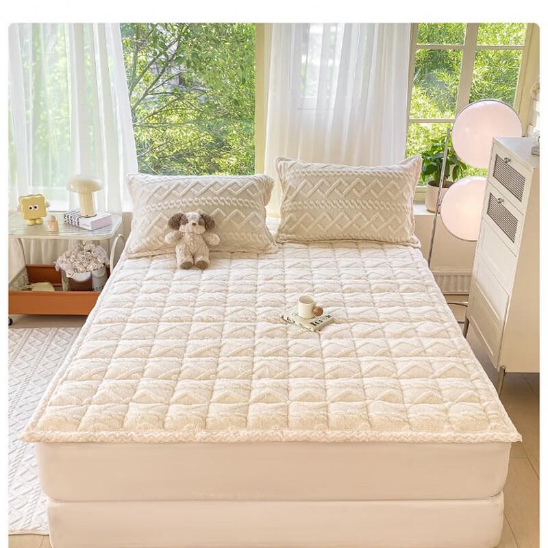 Набор стеганого наматрасника LISM из молочного флиса и кораллового флиса