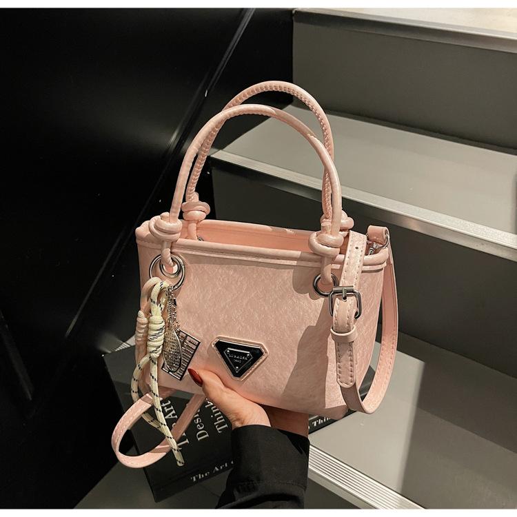 Premium Sense Retro Texture Handbag Women's New Versatile Shoulder Bag High Value Messenger Bag Tide
