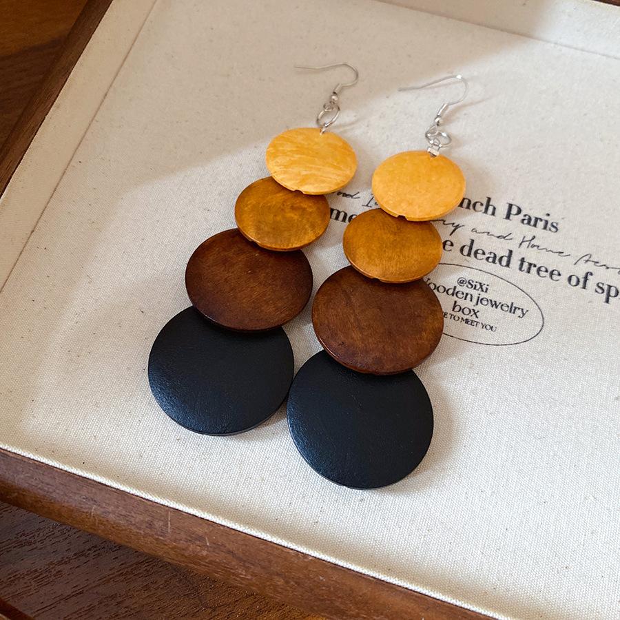 Silver needle new Chinese ethnic style wooden earrings fashion simple stud earrings women s retro temperament earrings niche design sense