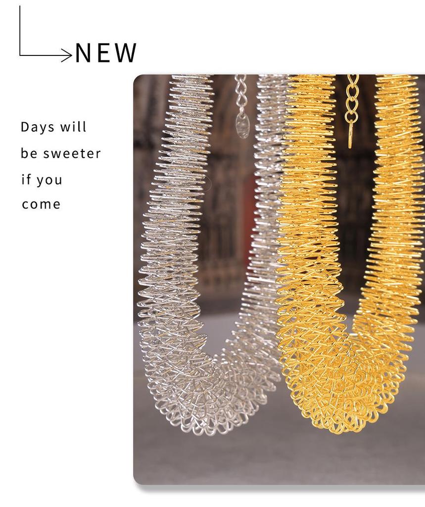 Extra velký pružinový trendy zlatý choker s přehnaným designem z titanové oceli