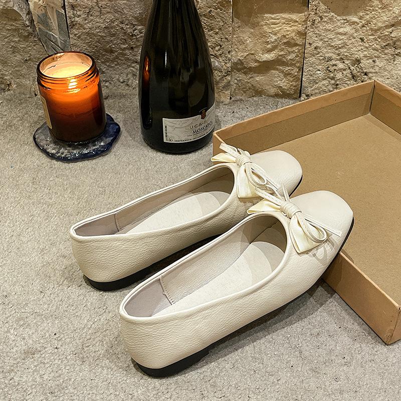 Korean Version of Square Head Flat Bottom Foreign Trade Large Size Doudou Shoes 2024 New Versatile Fashion Sweet Bow Versatile Single Shoes