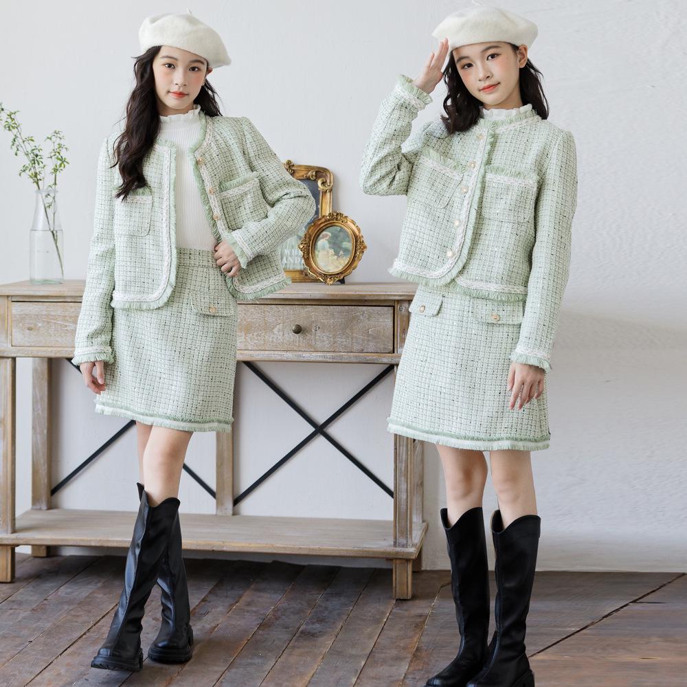 2025 Girls' Spring Autumn Stylish Three-Piece Set: Sweater and Skirt