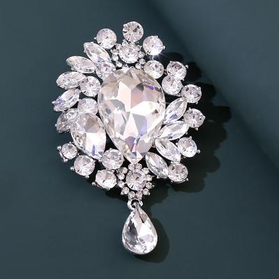 Broches et bijoux de corps