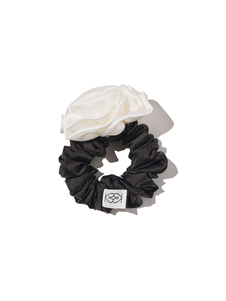 Kijun Satin Corsage Scrunchie Off-White Black