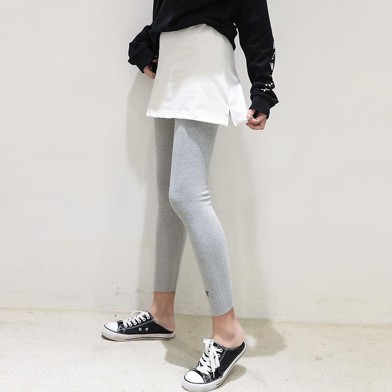 

Женская модная юбка-свитер А-силуэта: 95% хлопок, белая кайма, многослойная основа, разрез по низу, короткая юбка One Size (up to 125 lbs) белый