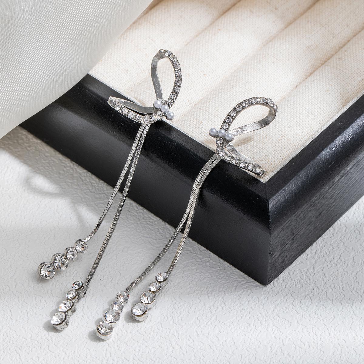 

Серебряные серьги-кисточки с французским бантом для женщин - роскошные, инкрустированные бриллиантами, элегантные, длинные серьги с легким сказочным очарованием