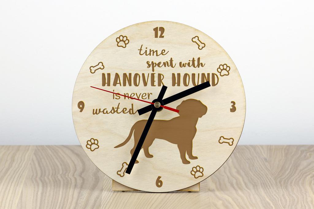 Hannoverscher Laufhund, Hannoverscher Hund, Hannoverscher Schweißhund - Uhr mit Hund, Holzuhr mit Gravur, Personalisierte Uhr von Art-Dog