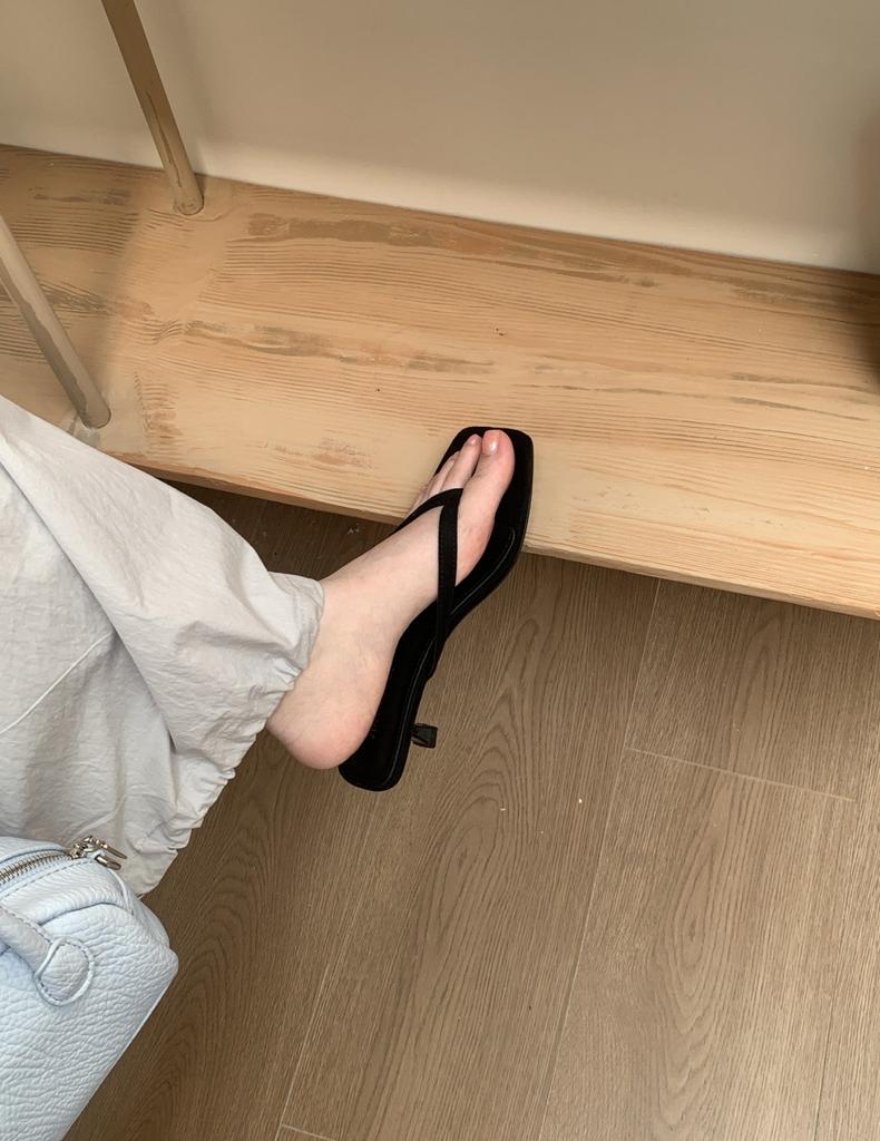 Zehensandalen Damen Sommerbekleidung 2025 neu Zehen quadratisch Kitten und französische Internet-Berühmtheit mittelhohe Sandalen halbe Sohle