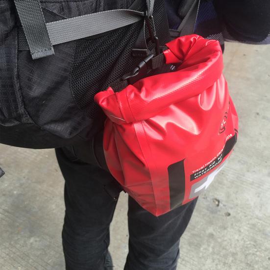 Borsa di Primo Soccorso d'Emergenza 5L Impermeabile Grande Capacità Portatile Zaino da Viaggio Campeggio Escursionismo Zaino da Trekking Arrotolabile Organizer per Essentials di Primo Soccorso Custodia di Stoccaggio