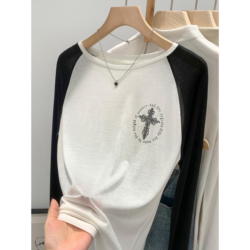 Women's Retro Color Block Crew Neck Long Sleeve Cross Print T-shirt for Autumn/Winter