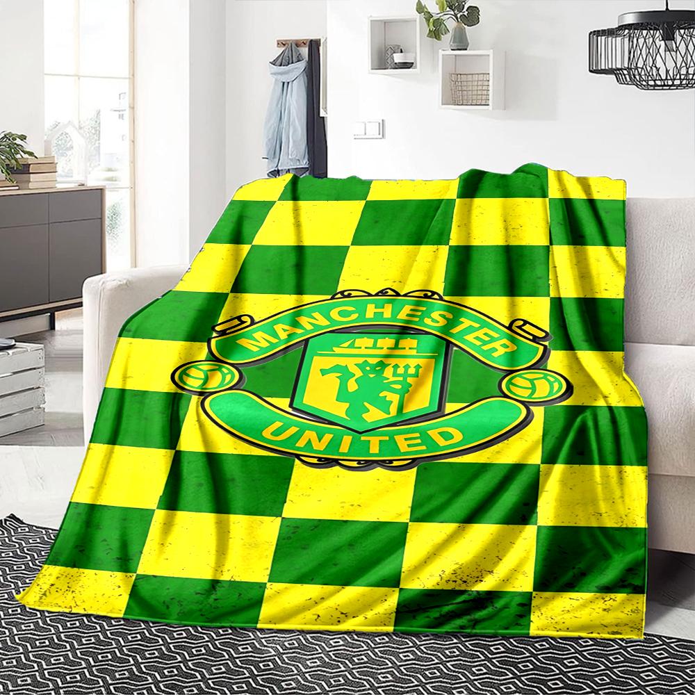 Manchester Football Club Crest Blankets Flannel Printed Breathable Warm Throw Blanket for Home Office Bedspreads 0708a6