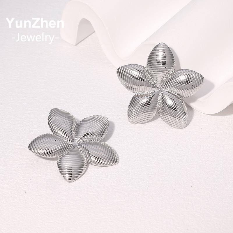 Hypoallergenic Vintage Waterproof Minimalist INS Retro Temperament Earrings Geometric Flowers Simple and Advanced Sense Does