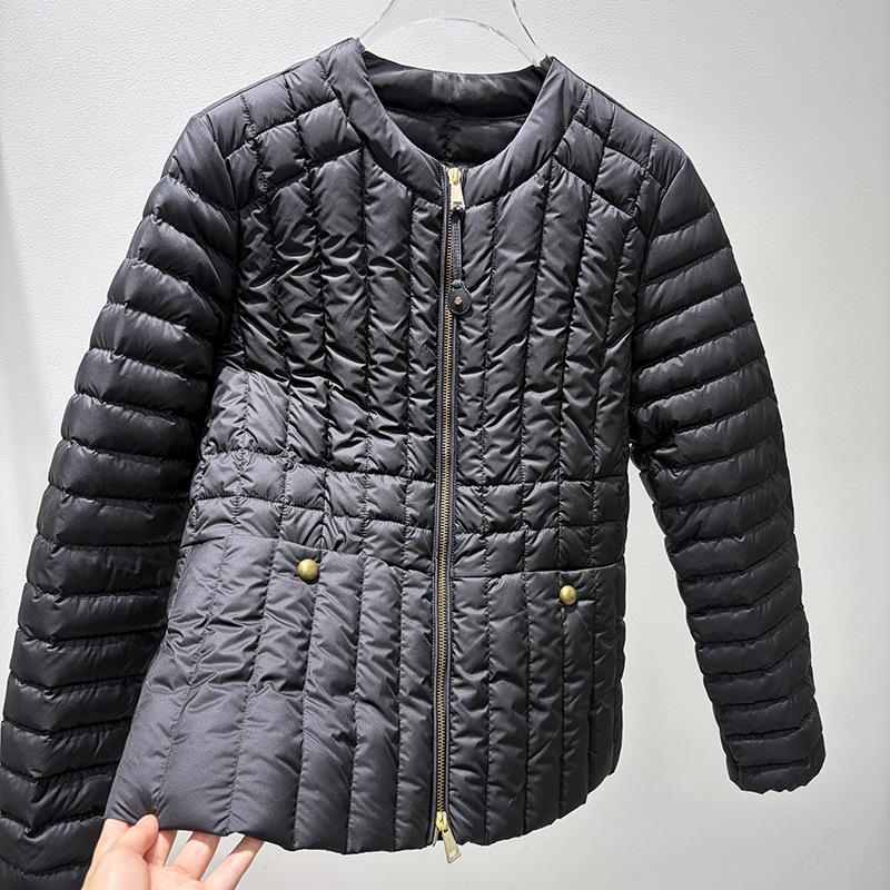 M's new Xiaoxiangfeng light down jacket women's short round neck white duck down warm jacket
