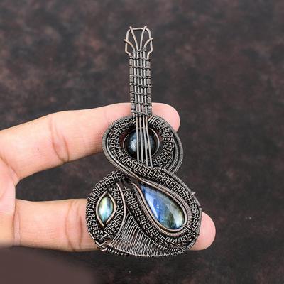 Pendentif en labradorite Pendentif guitare enveloppé de fil de cuivre Pendentif en pierre précieuse naturelle Bijoux pour instrument de musique Bijoux en fil de cuivre pour guitare faits à la main