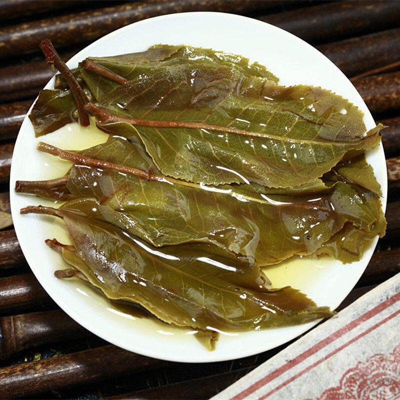 357g Jingmai Zlatý list Surový čajový koláč 2022 Yunnan Puerh Čaj