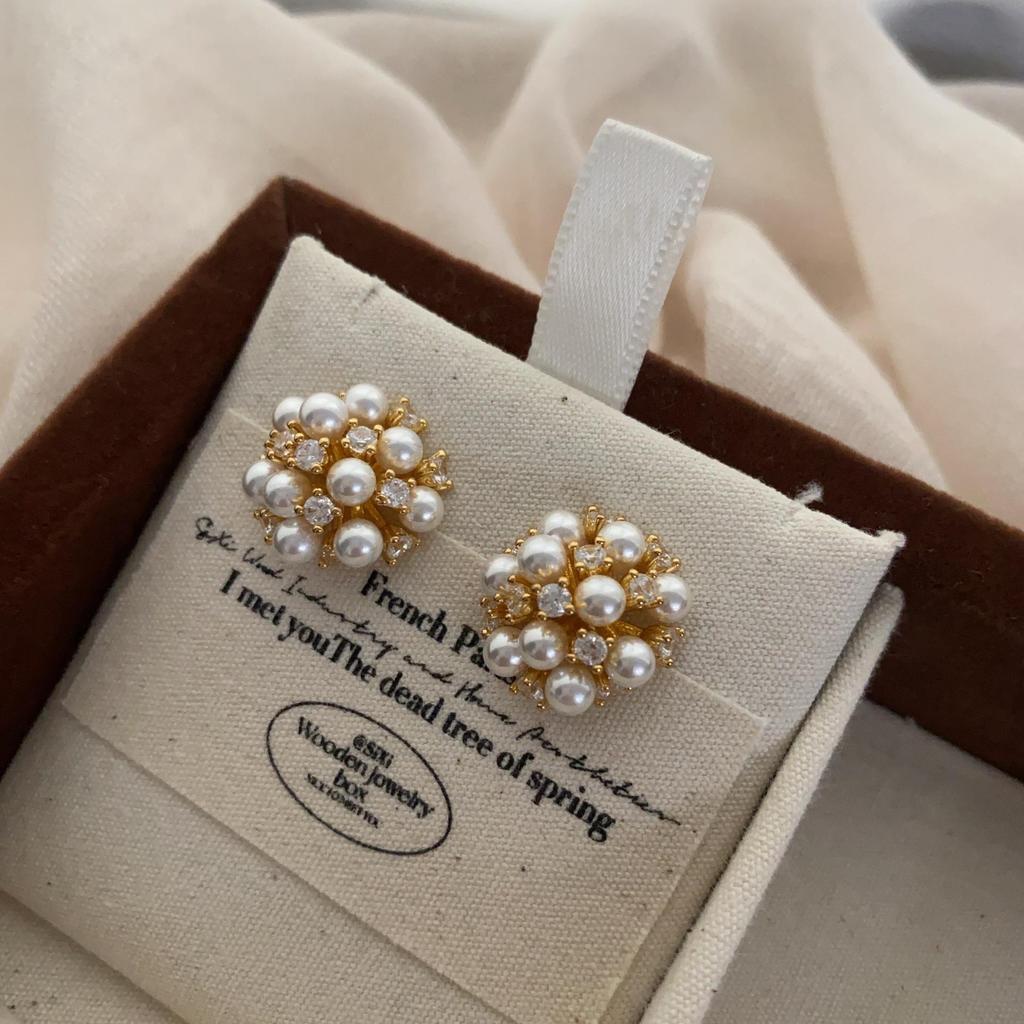 Pearl Ball Cute Playful Stud Earrings Spring And Summer French Retro Versatile Small Fresh Commuter Pearl Earrings