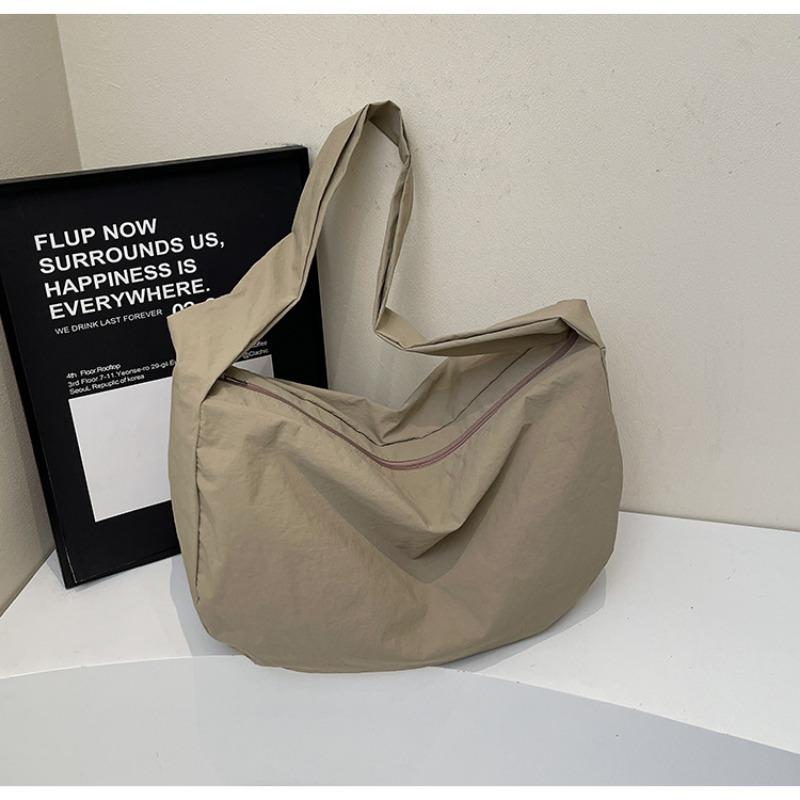 Nylon cloth bag messenger bag new versatile dumpling bag simple versatile large capacity class shoulder bag