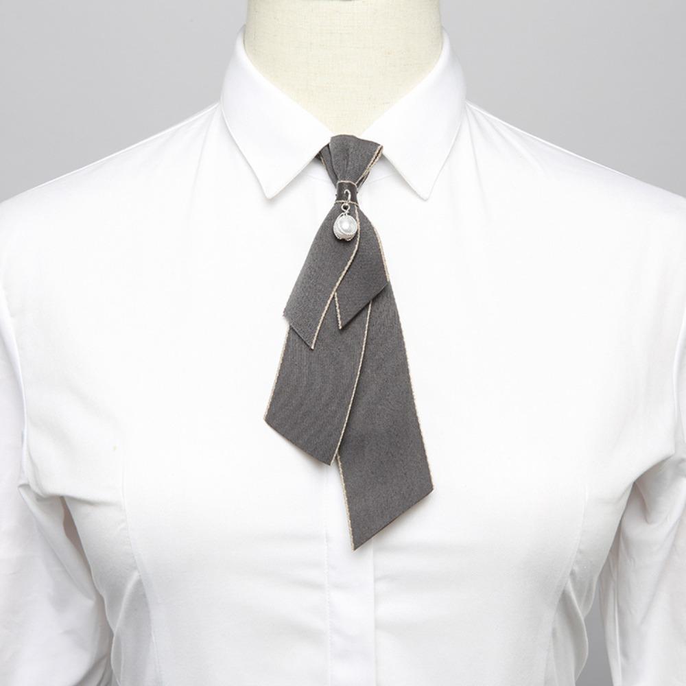 

Elegant Alloy Bow Tie Pre-tied Detachable Necktie Rhinestone Necktie Shirt Collar Pin Jewelry Accessories