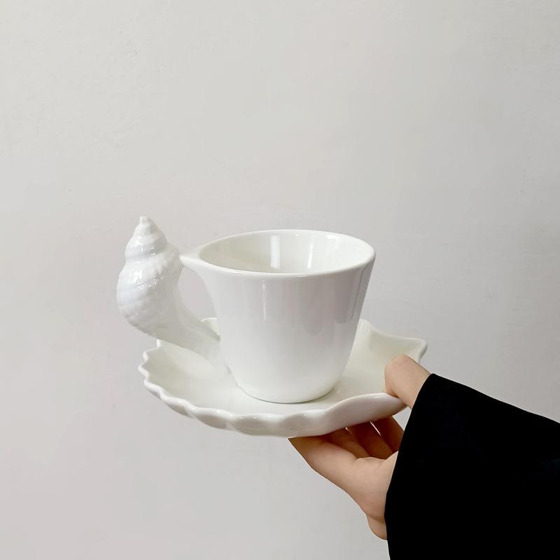 Kreative Rosa Meeresschnecke Keramik Kaffeetasse und Untertasse Restaurant Geschäft Teetasse Geschirr Geprägte Muschel Tasse Frühstück Milch Tasse