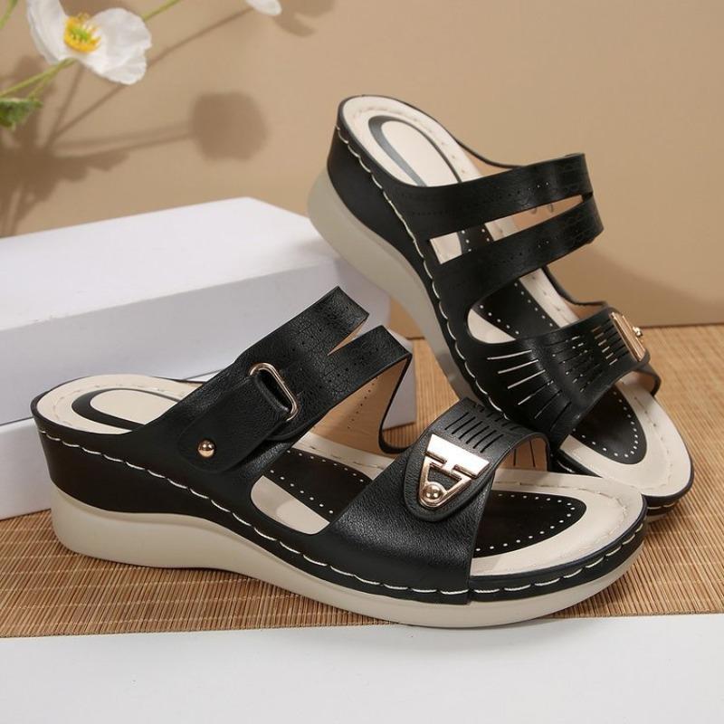 New Fashionable and Casual Wedge Heel Beach Outerwear Flip-flops Women's Shoes