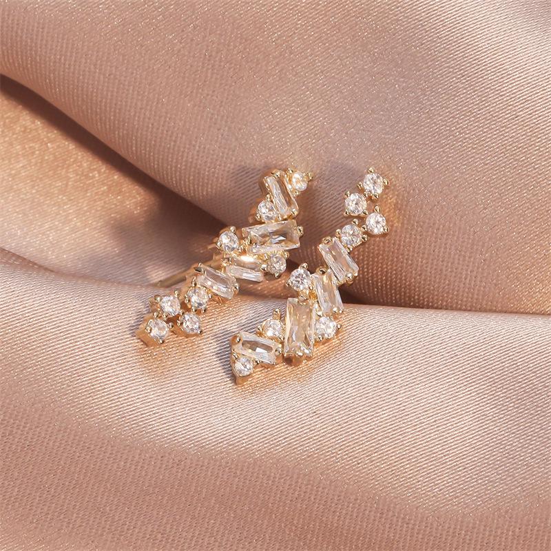 

Irregular Round and Square Stud Earrings with Zircon Inlay золотой
