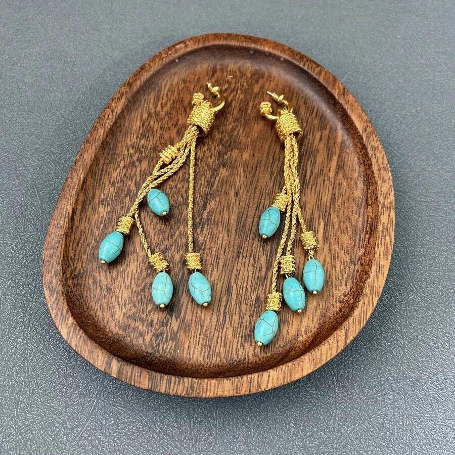 

Серьги-подвески из натуральной бирюзы с бахромой в средневековом этническом стиле, длинные преувеличенные серьги