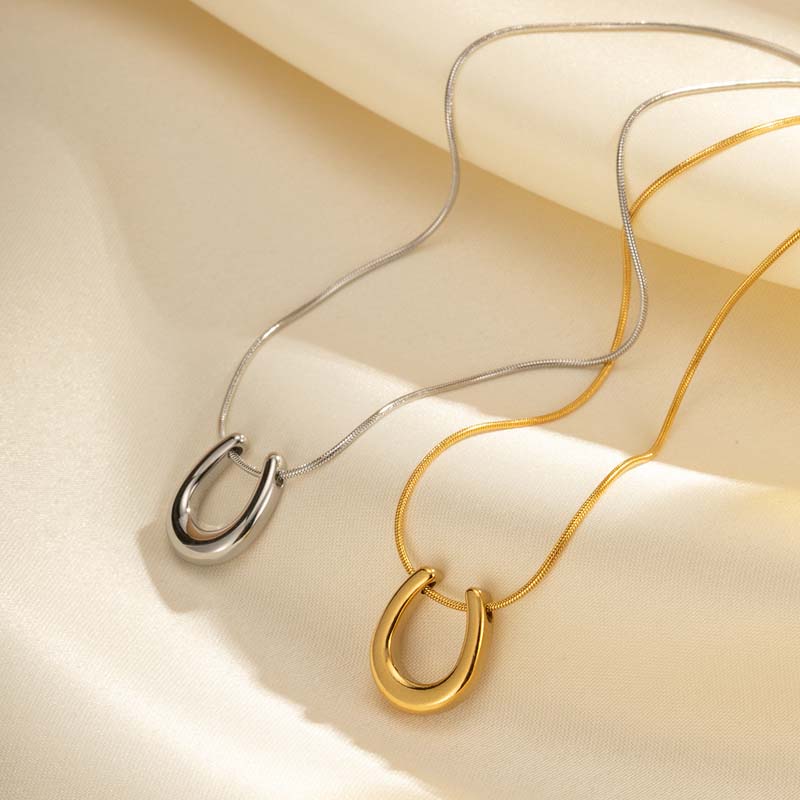 Stainless Steel Metal Texture U-Shaped Pendant Necklace for Women Necklace Fashion Gold Color Clavicle Chain Jewelry Accessory
