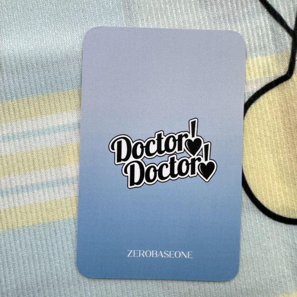 [USED] Korean ZB1 Sanok Doctor Doctor Ricky Muffler Trading Card