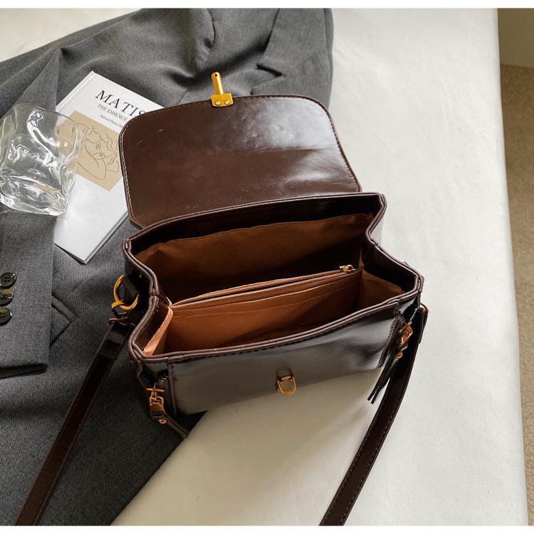 IELGY Autumn Winter Retro Ladies Messenger Bag All-Match Portable Small Square Bag