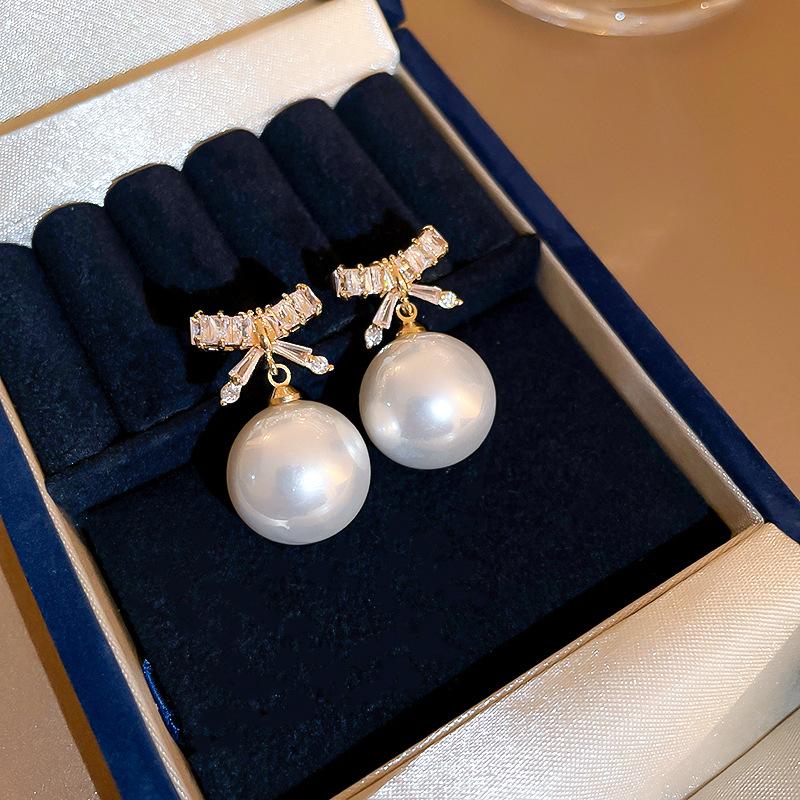 Trendy Geometric Fringed Pearl Earrings Korean Version Dongdaemun Retro Temperament Earrings Fashionable Personalized Earrings