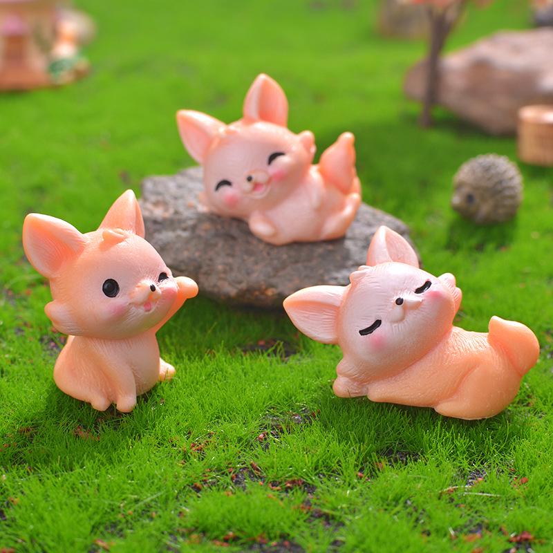 Miniature Fox Figurine for Garden Landscaping, Resin Animal Ornament, Cartoon-Style Decor.