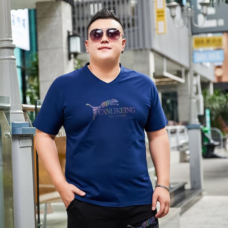 Толстая мужская футболка больших размеров с градиентом и короткими рукавами — фото 2