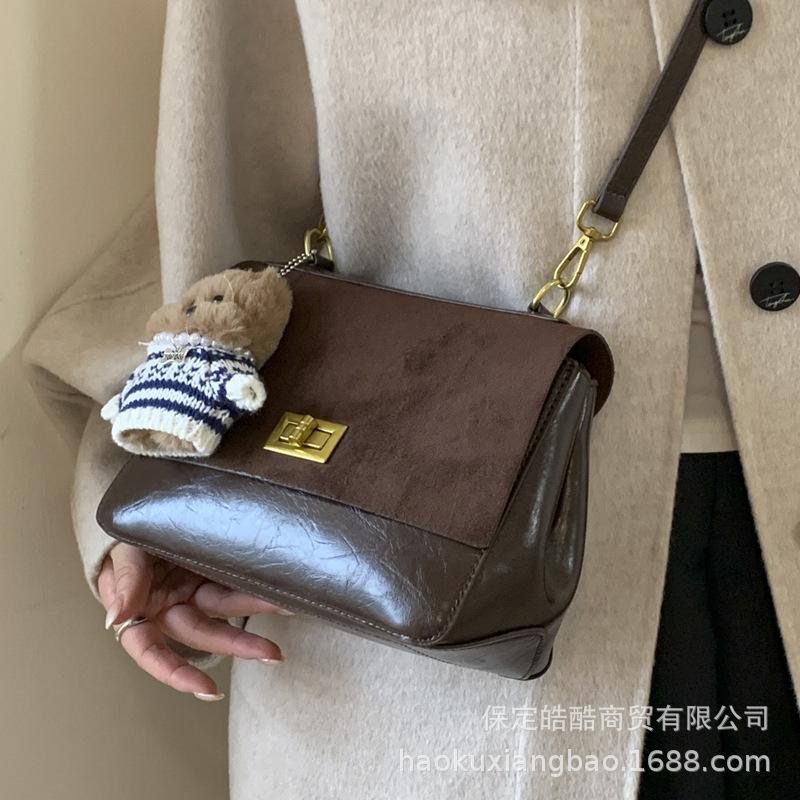 Fashion Retro Matte Bag Women's 2025 New Autumn and Winter Commuting Versatile Messenger Bag Exquisite Super Fire Small Square Bag