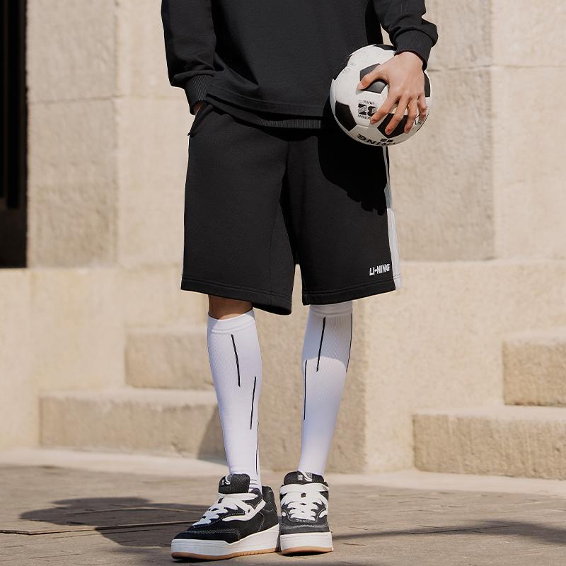 Li Ning Sports Fashion Series New Fun Retro Comfortable Soft Letter Embroidery Knitted Casual Shorts Men Shorts Black AKSU615-2