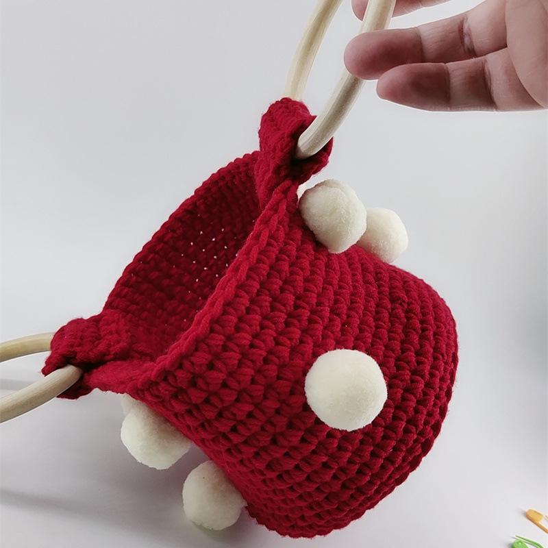 Yarn Knitting Pompom Bucket Handbag - Trendy Crochet Finished Women's Portable Bag
