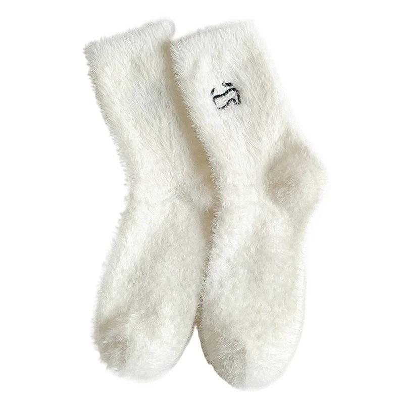 Trendy Ins Style Velvet Socks Women Thick Warm Embroidered Mid Calf Soft Cozy Autumn Winter Floor Socks for Home Wear