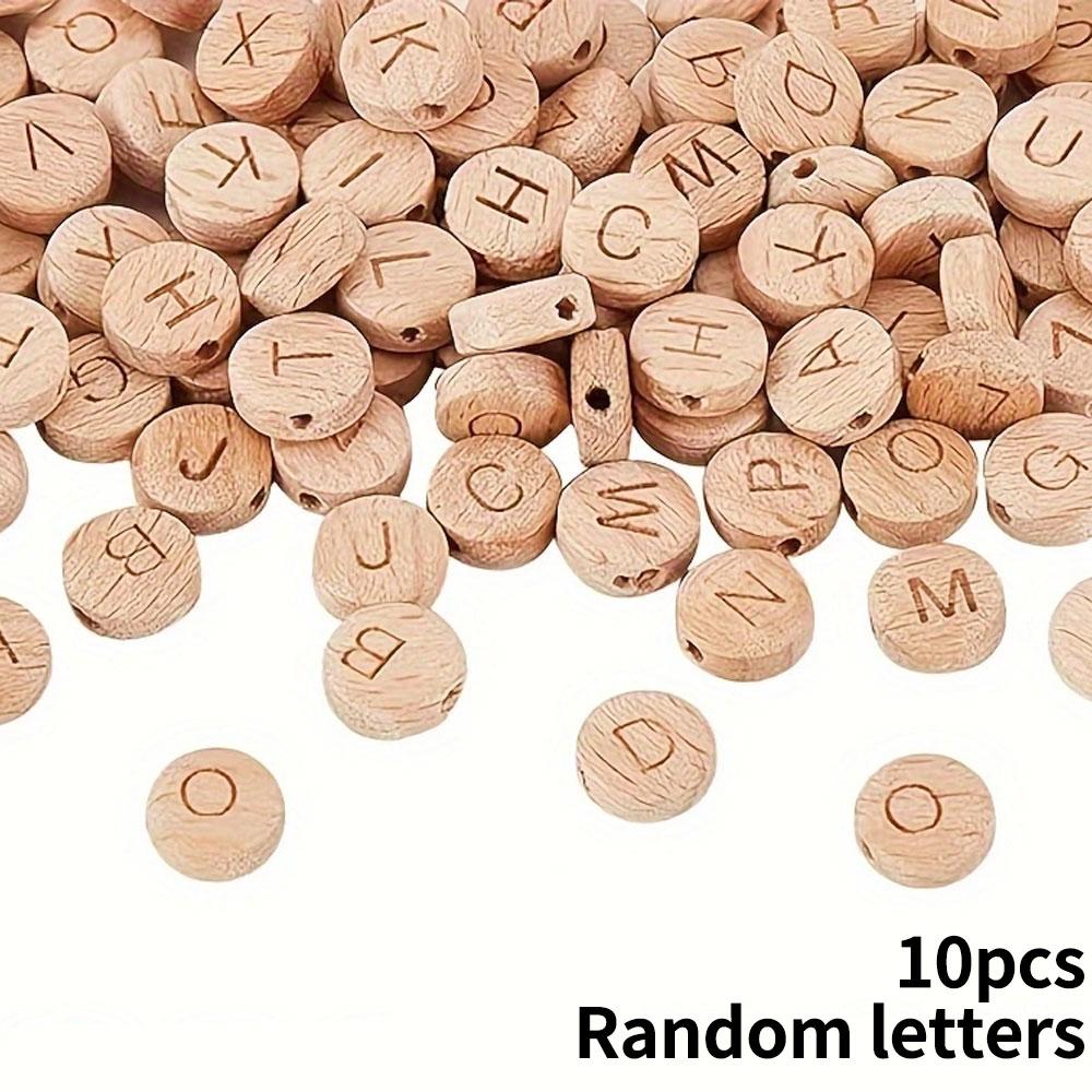 

10/30/50 штук деревянных бусин с буквами диаметром 10 мм, круглые плоские бусины с буквами, бусины из натурального бука с инициалами, используемые для изготовления украшений и поделок своими руками 10pcs