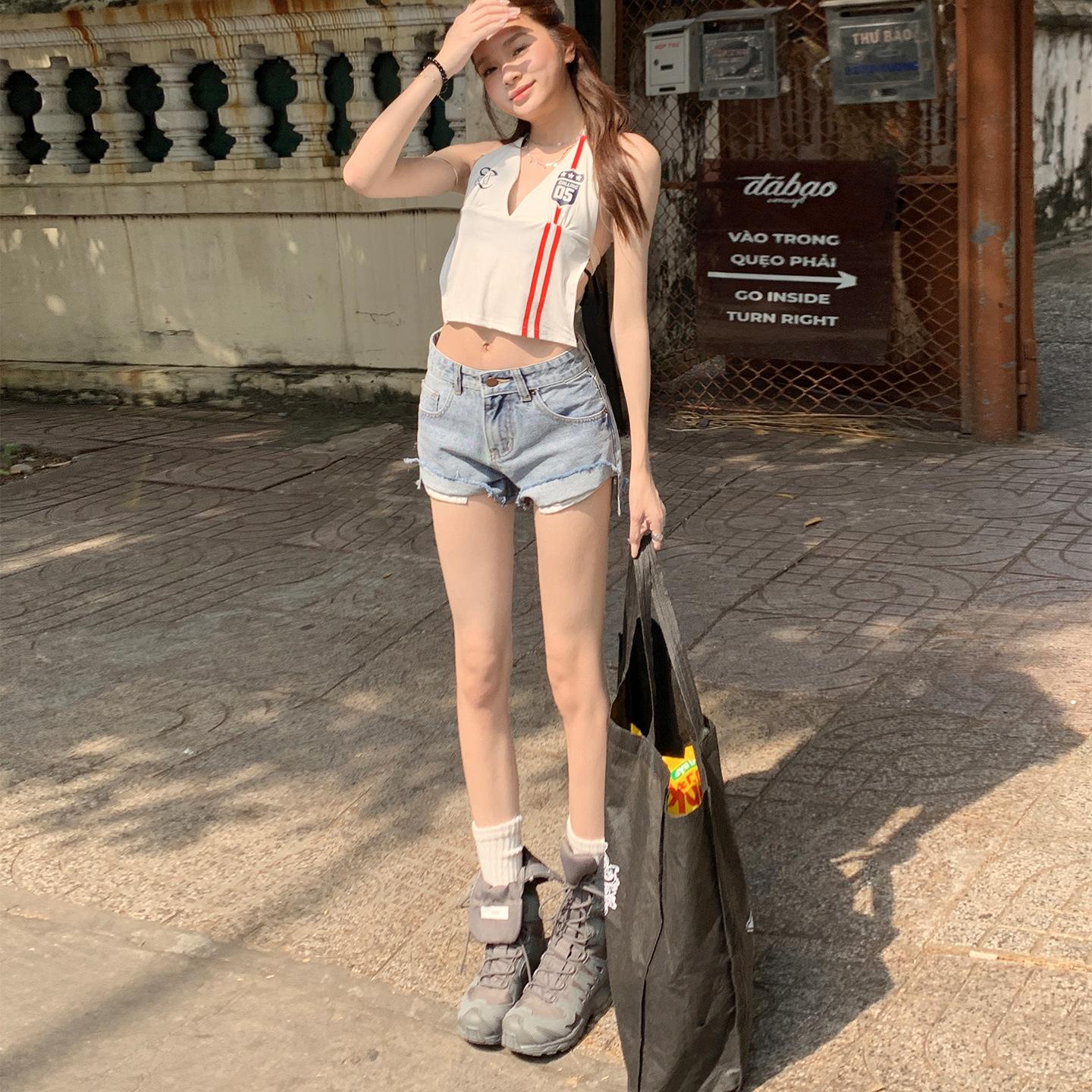 

American Spicy Girl High-Waist Light Denim Shorts – Women s 2026 Summer A-Line Wide Leg Hot Pants Extra Large