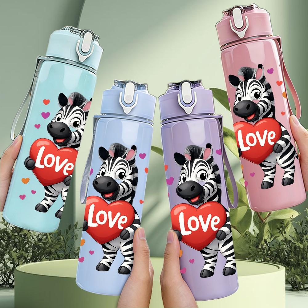 1PC Zebra Holding Red Heart 750ml Color Plastic Sports Water Bottle Leakproof Flip Straw Lid Suitable for Sports Office Home Use